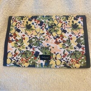 Thirty-One Essential Organizer Portfolio in the Spring Floral design